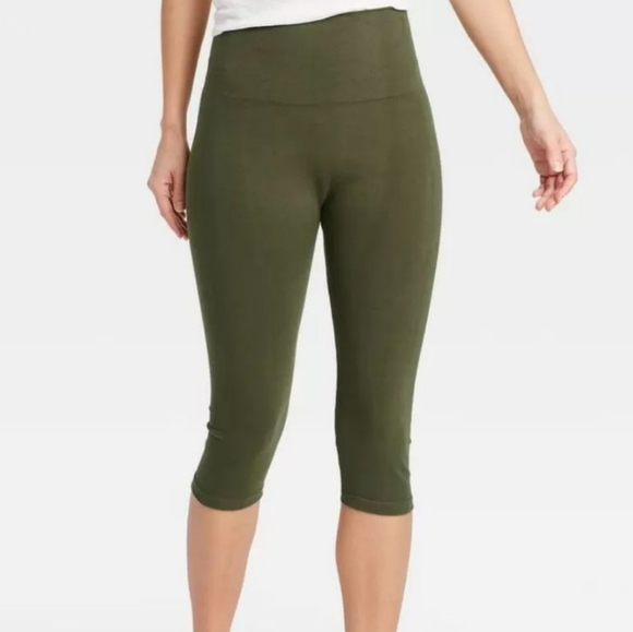 Olive Green Capri Seamless Leggings a new day - Picture 1 of 5